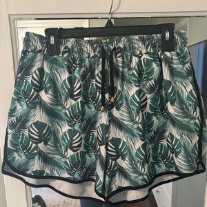 Tropical Leaf Print Women's Shorts